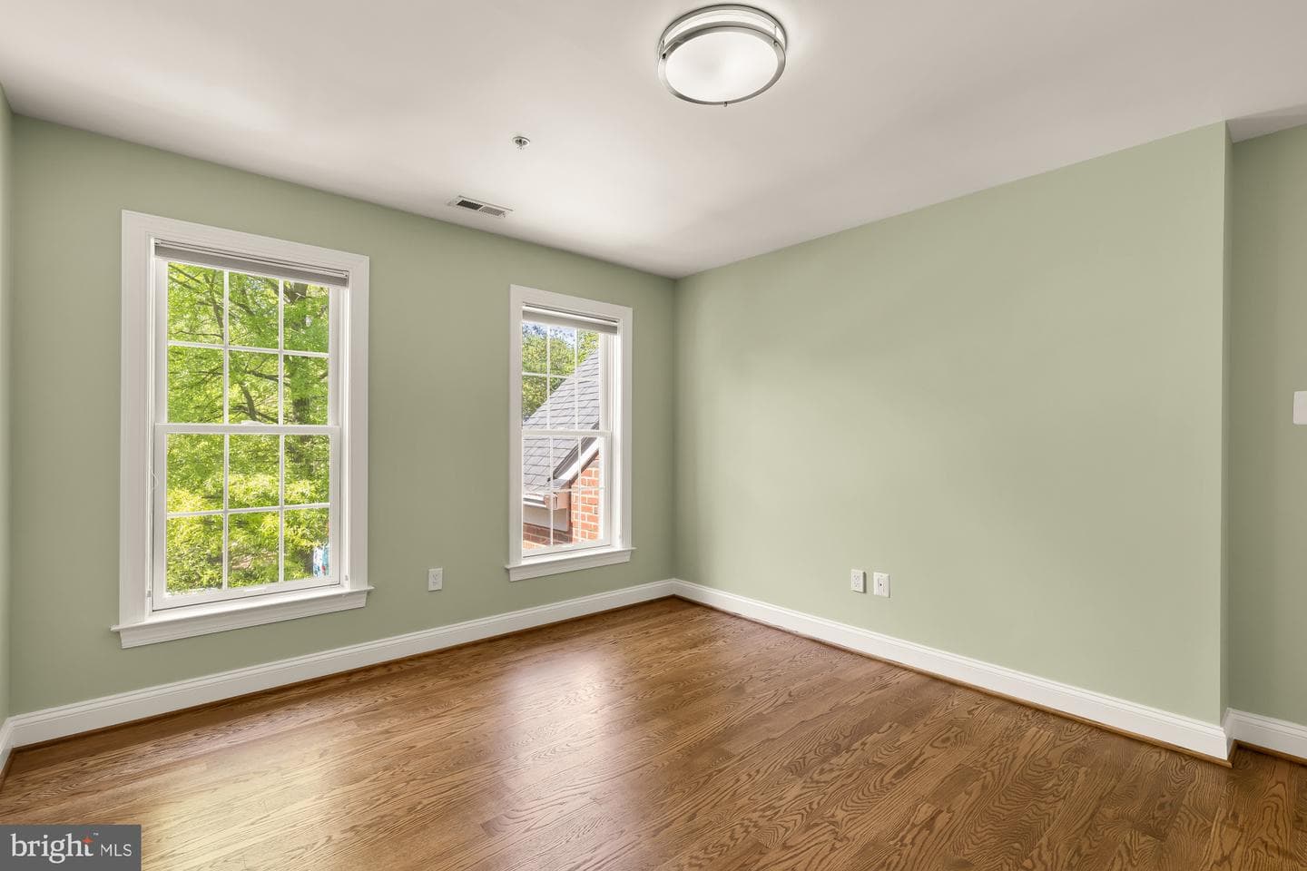 5501 Montgomery Street photo 24
