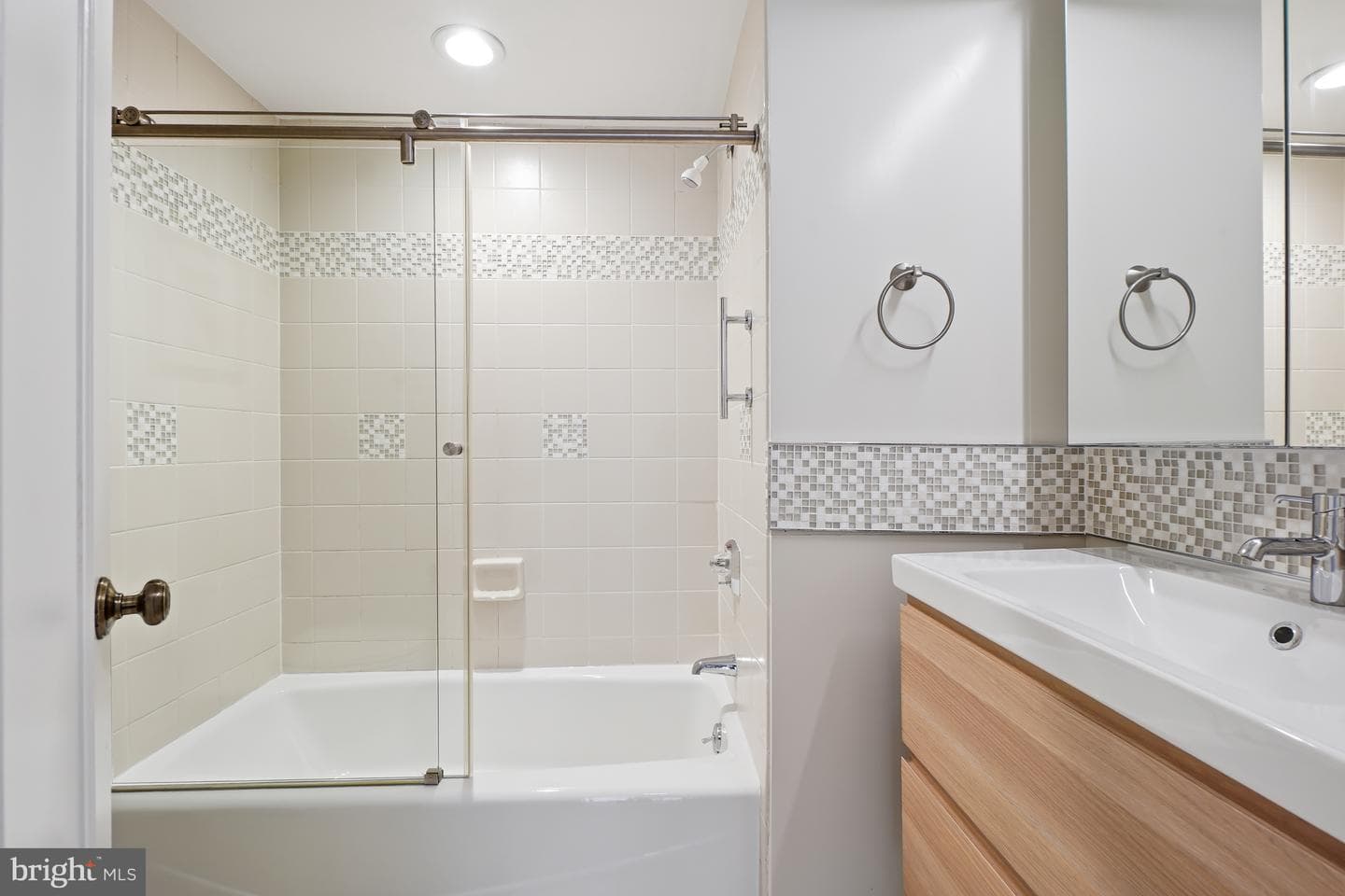 5802 Nicholson Lane #2-607 photo 19