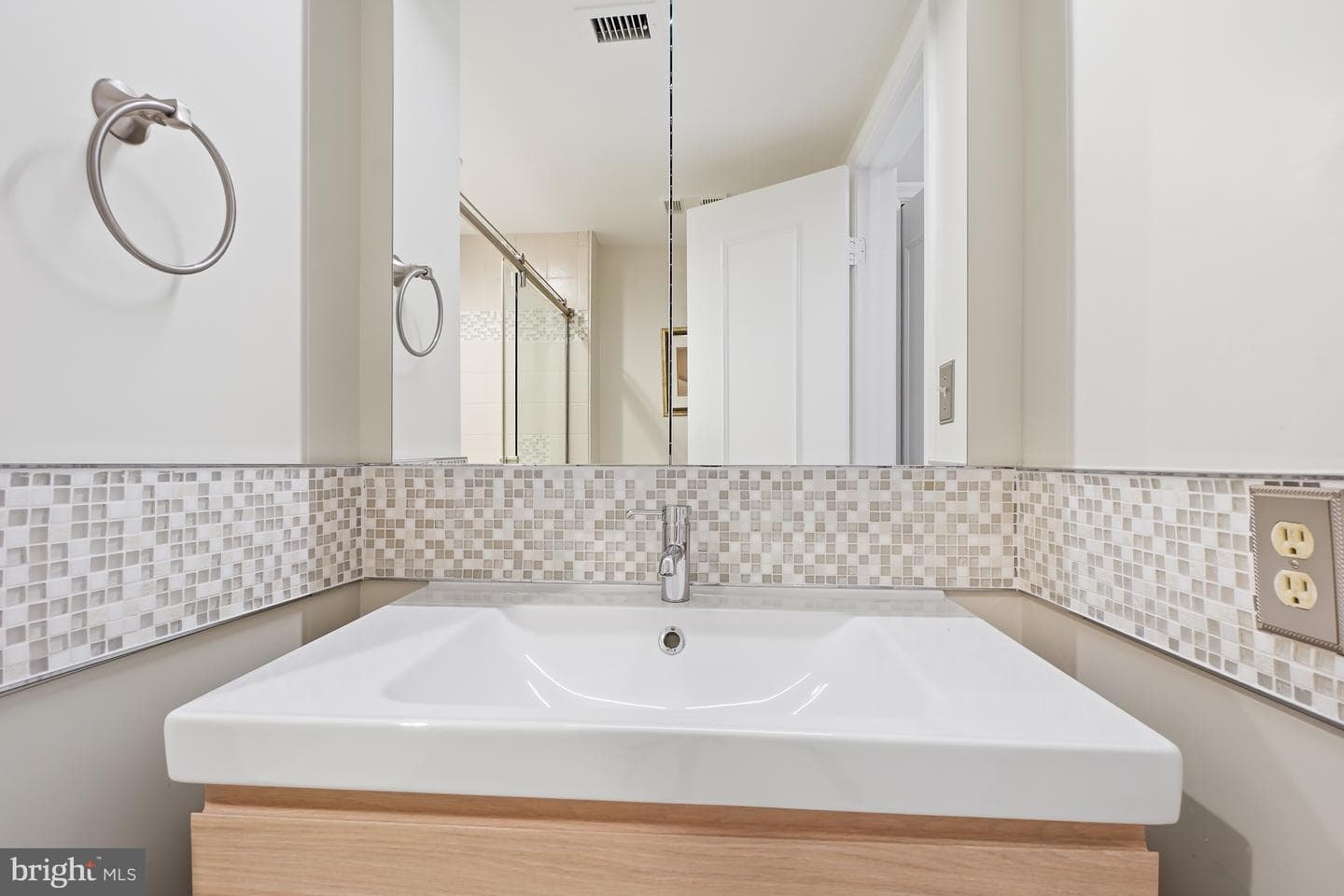 5802 Nicholson Lane #2-607 photo 20
