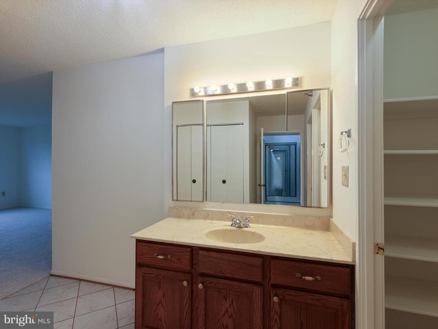 15115 Interlachen Drive #3-1012 photo 32