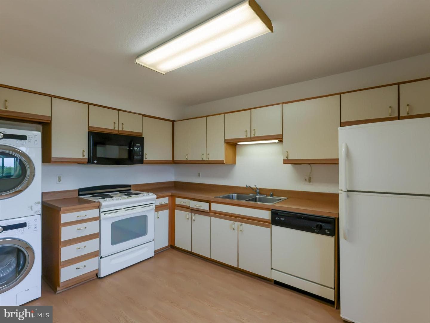 15115 Interlachen Drive #3-1012 photo 8