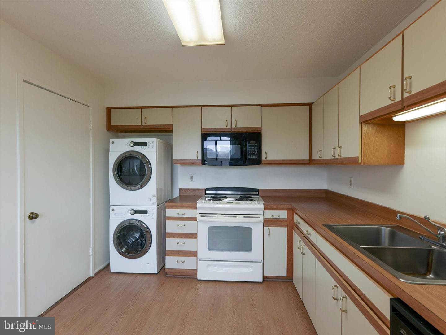 15115 Interlachen Drive #3-1012 photo 9
