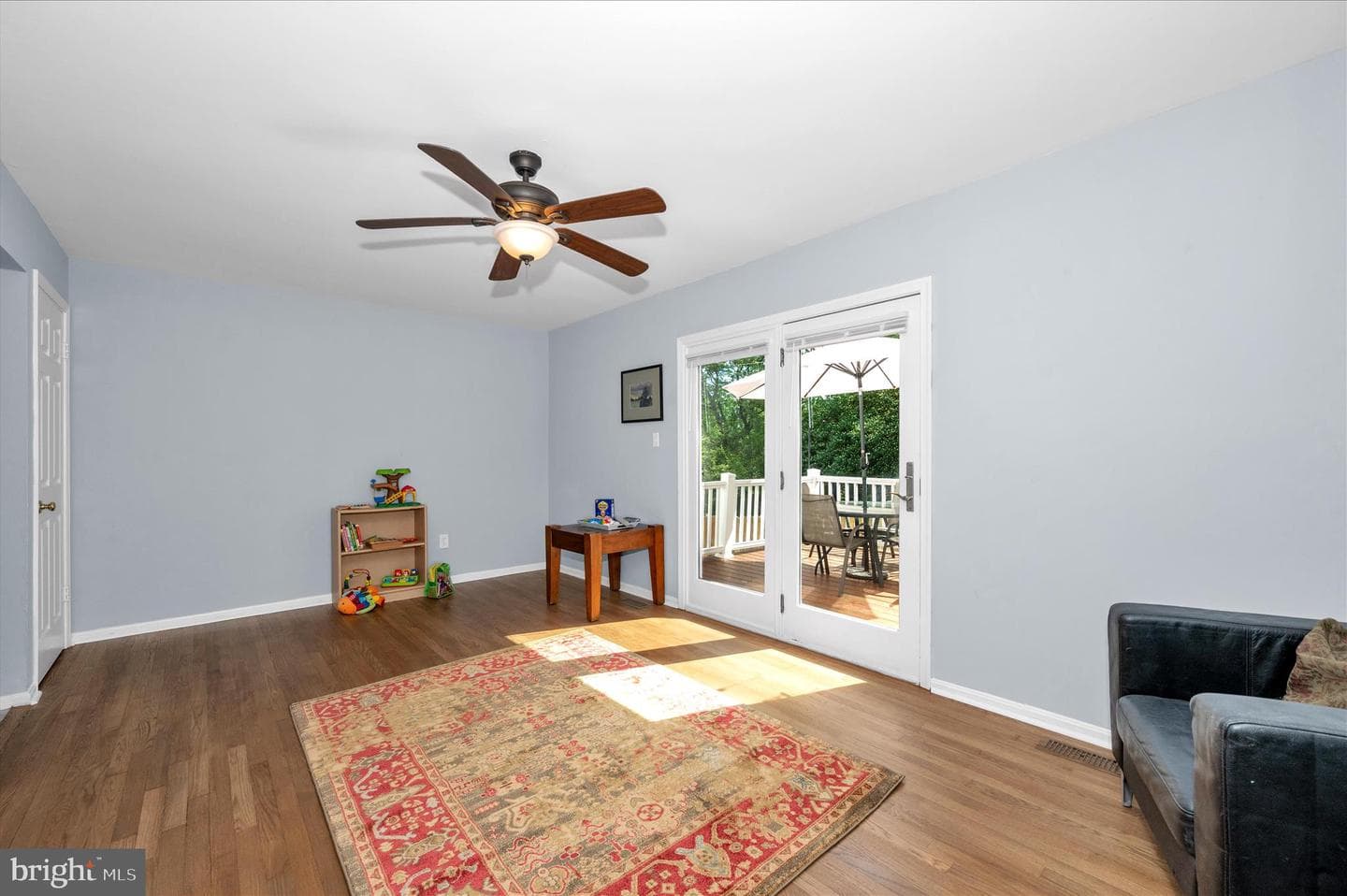 10120 Nightingale Street photo 6