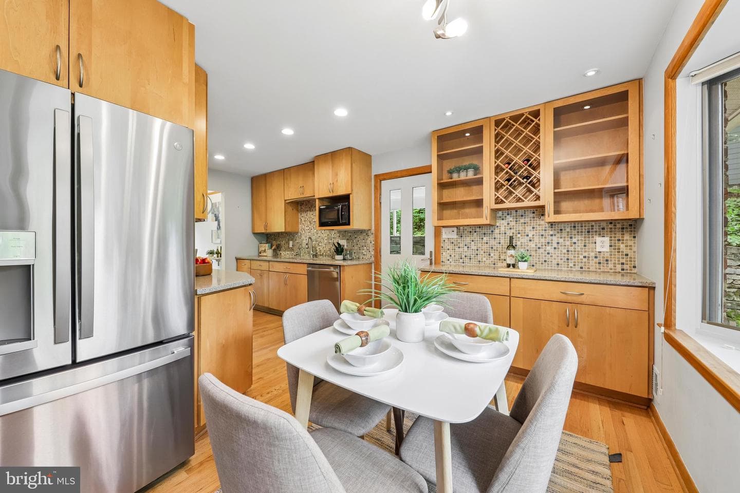 3512 Woodbine Street photo 17