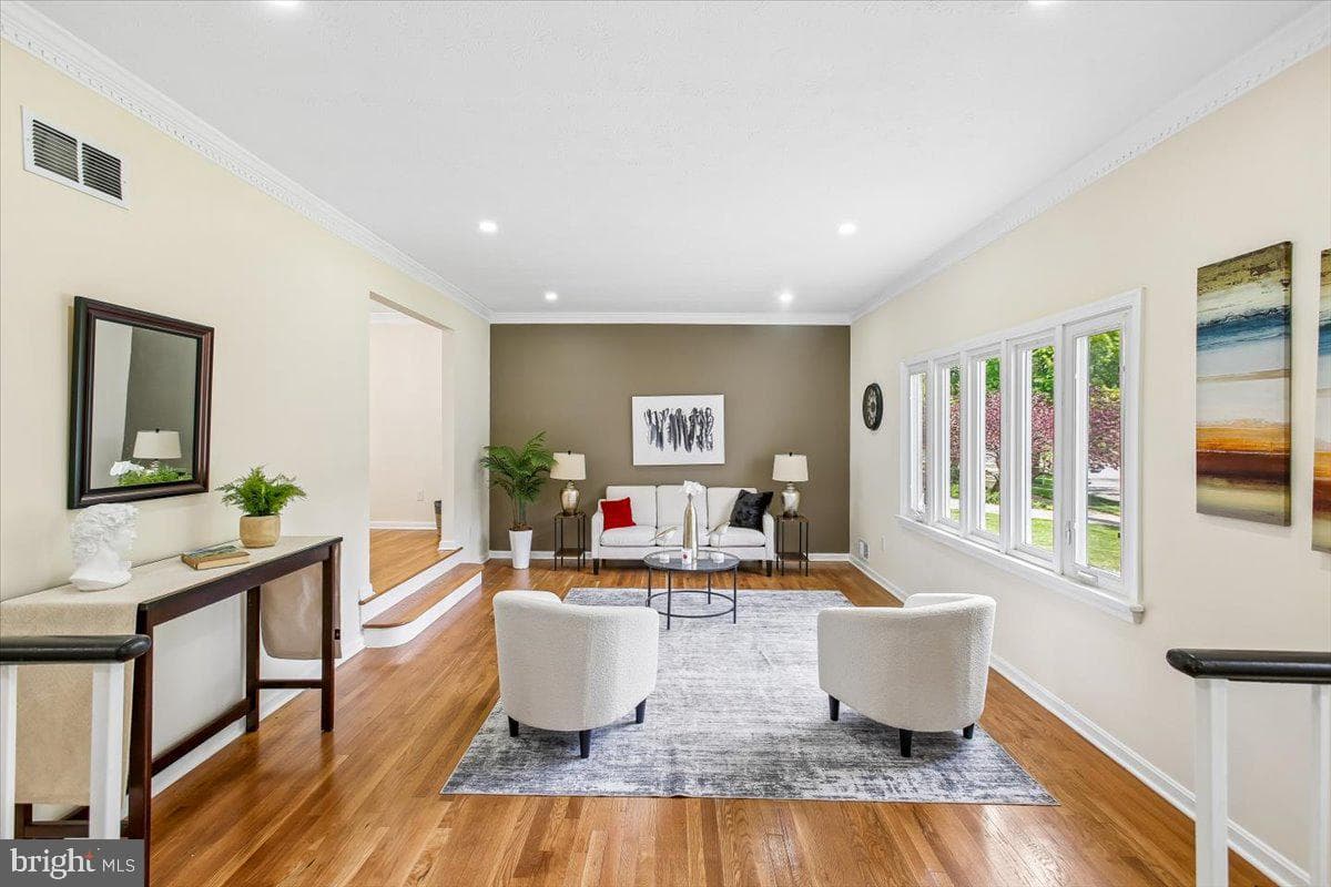 1705 Crestview photo 8