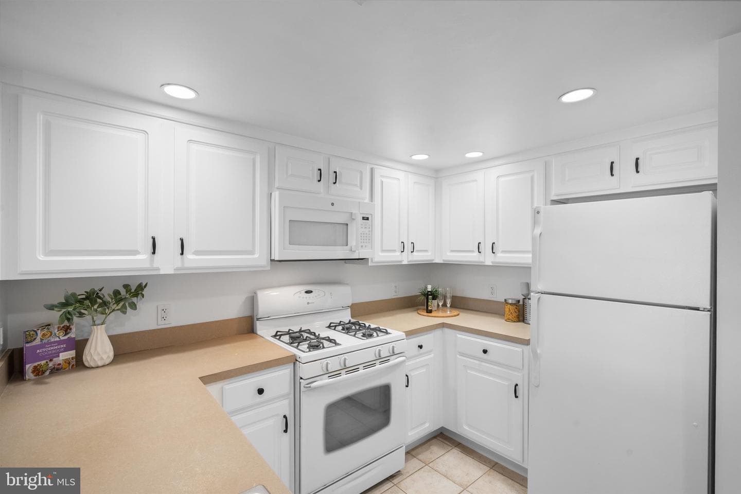 11710 Old Georgetown Road #406 photo 6