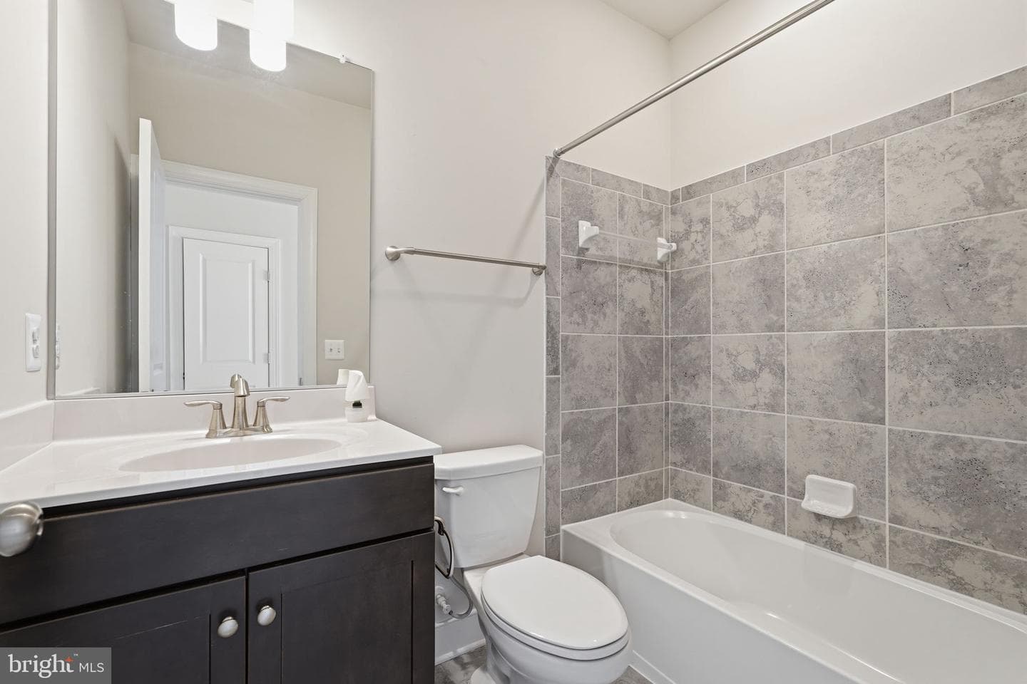 16136 Columbus Avenue photo 14