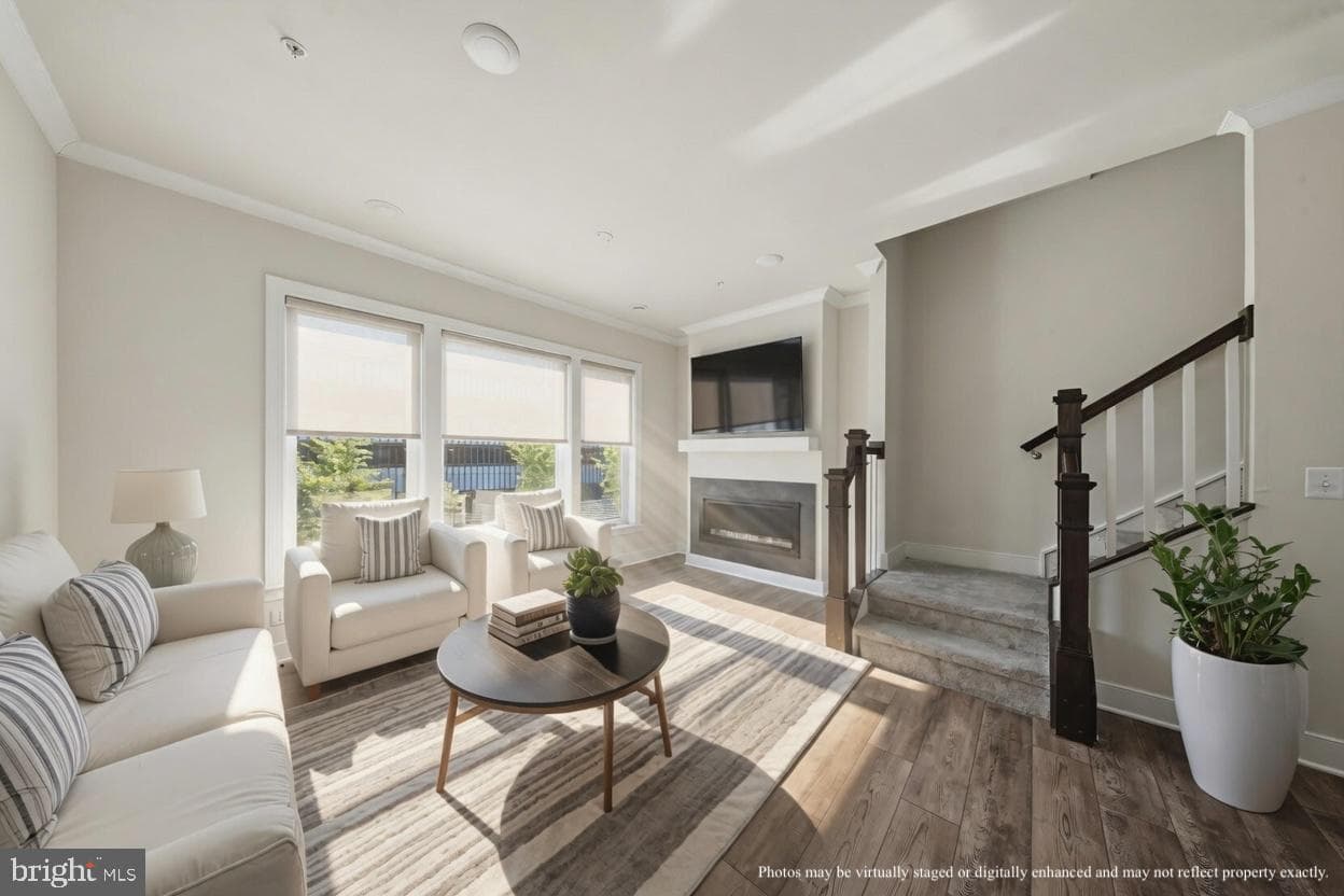 16136 Columbus Avenue photo 3