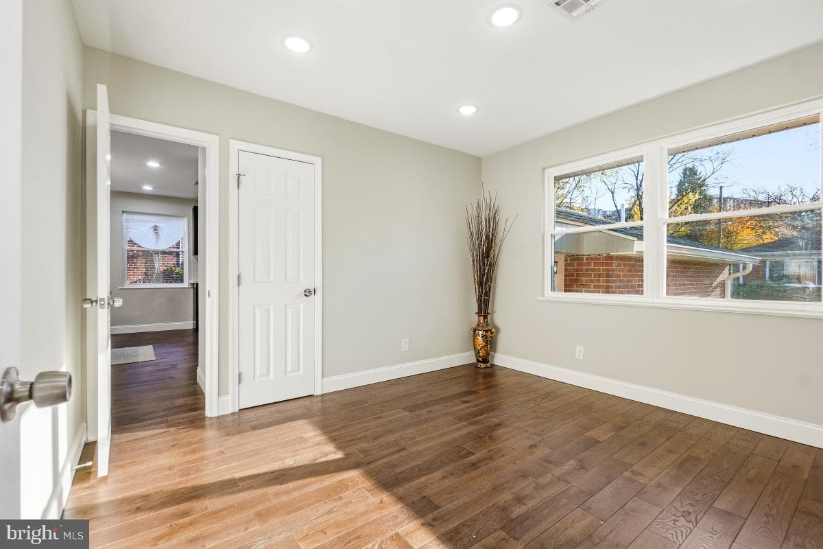 1202 Burton Street photo 10