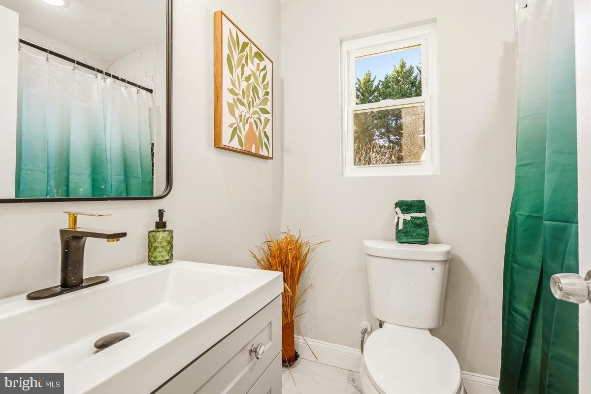 1202 Burton Street photo 21