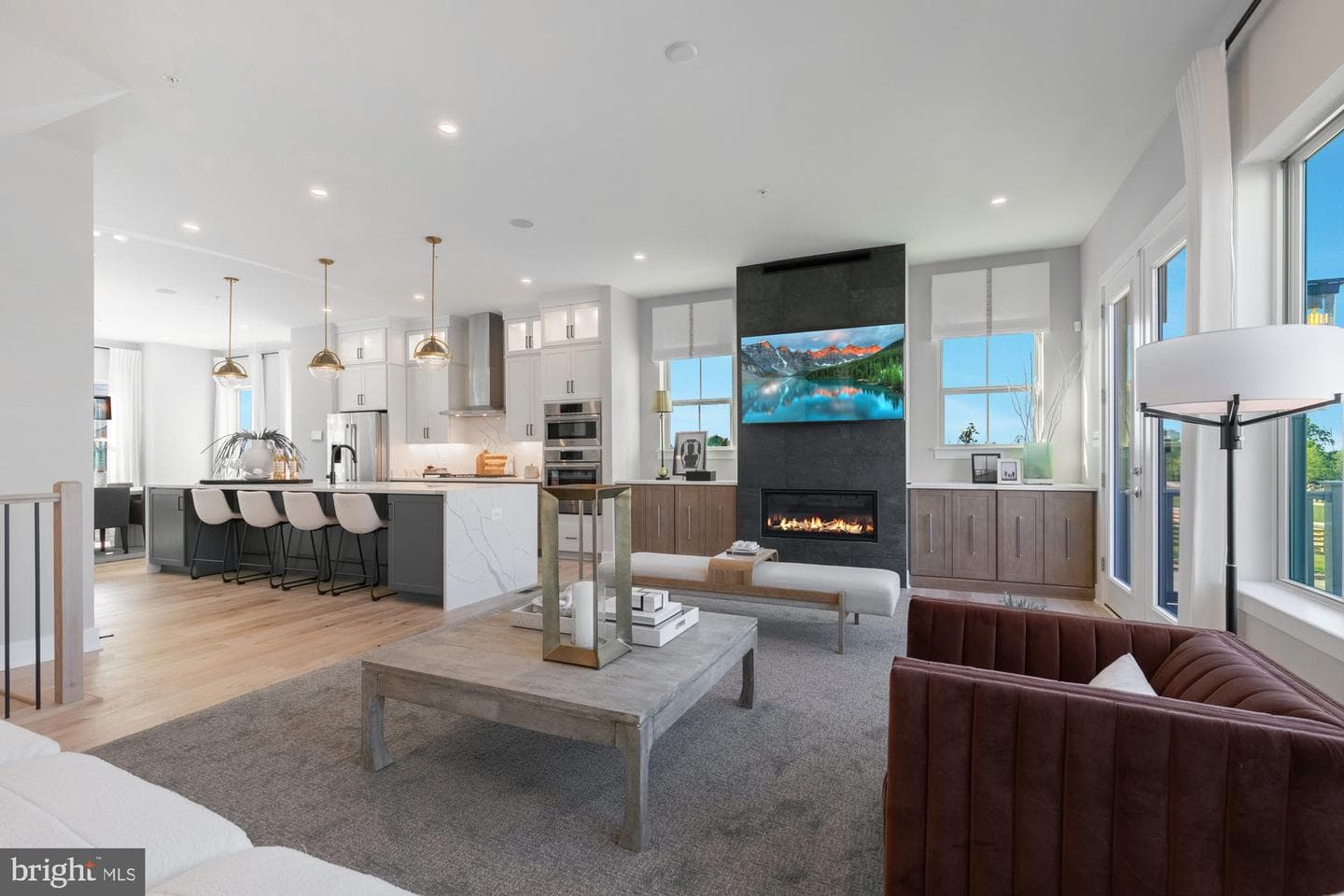 453 Exchange Avenue photo 6