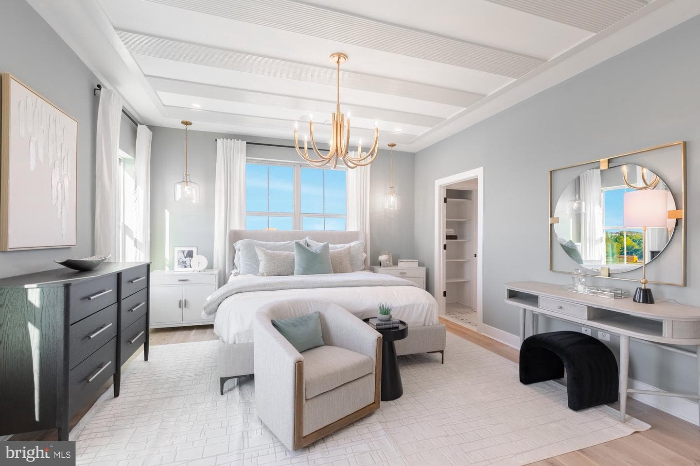453 Exchange Avenue photo 8