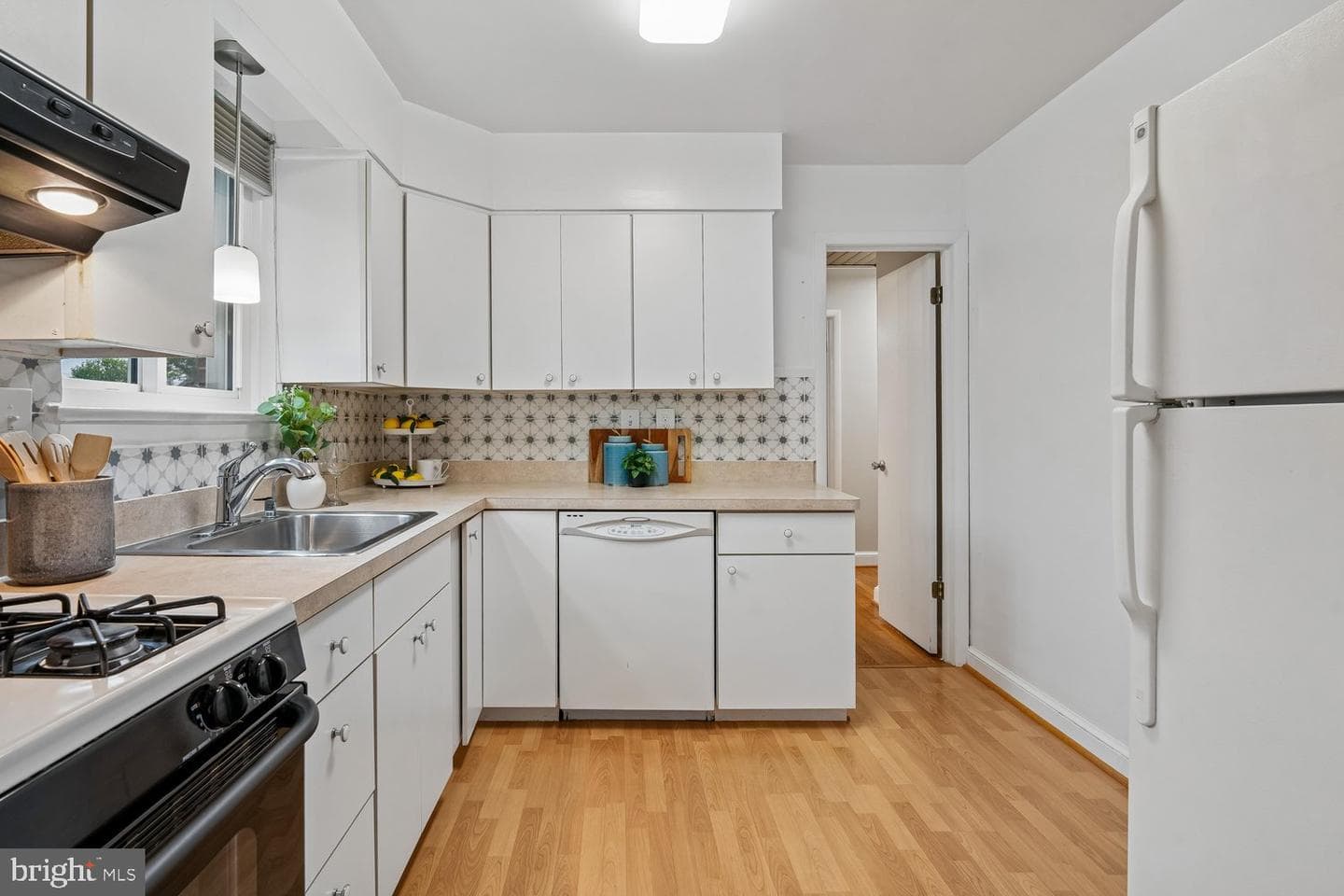10015 Grayson Avenue photo 12