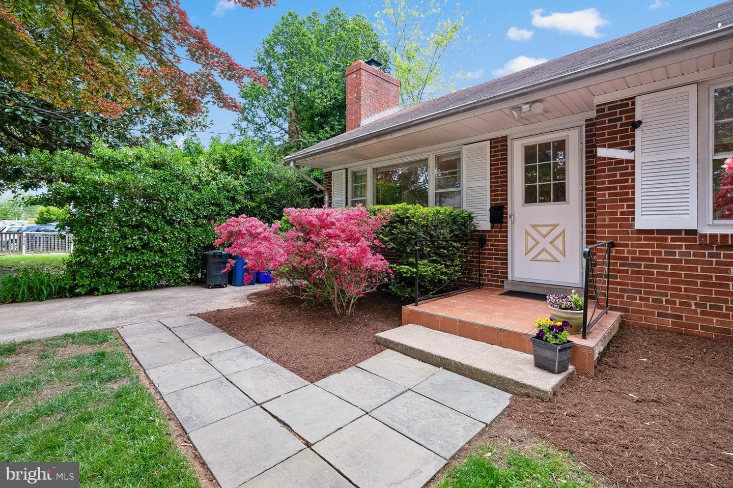 10015 Grayson Avenue photo 3