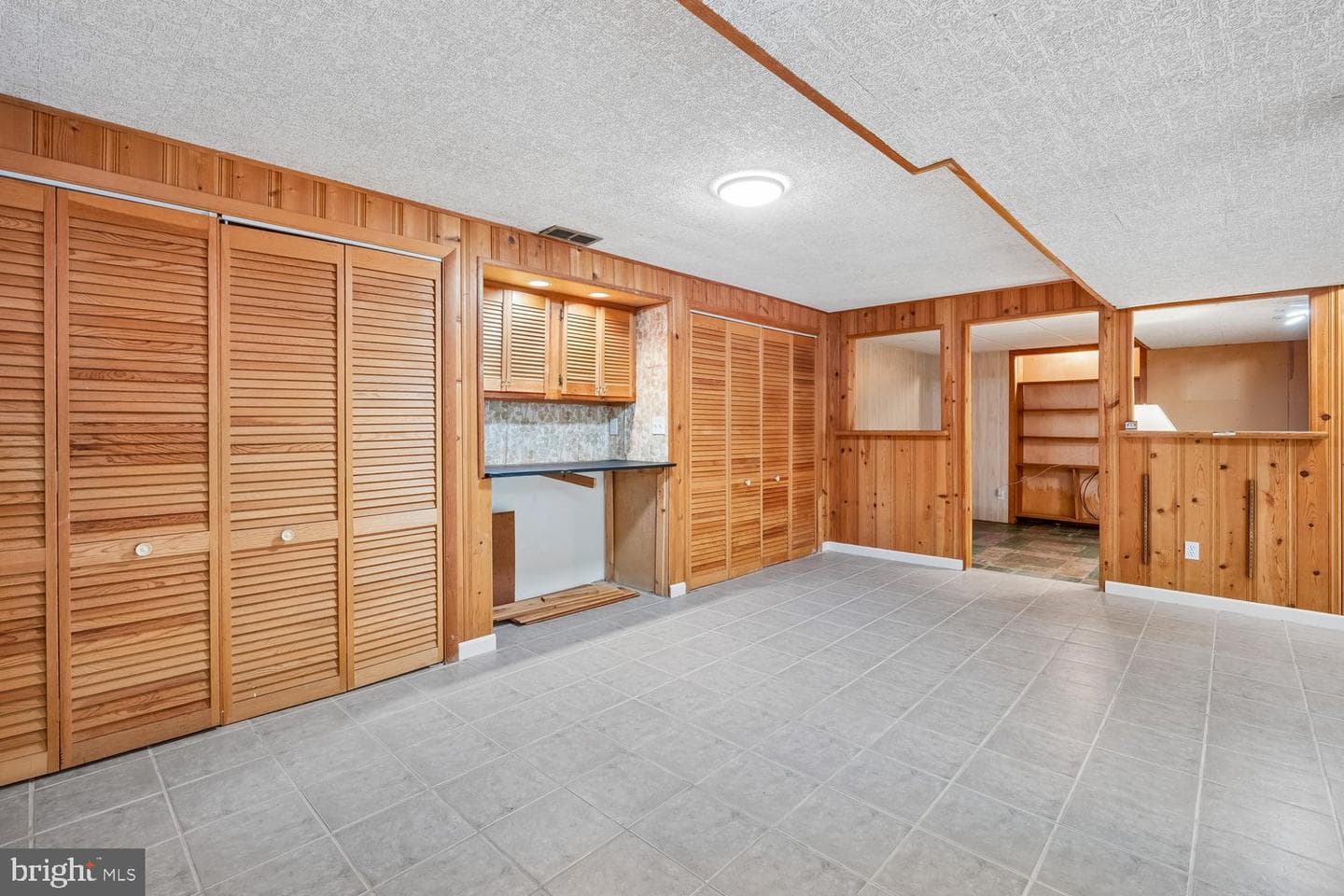 10015 Grayson Avenue photo 32