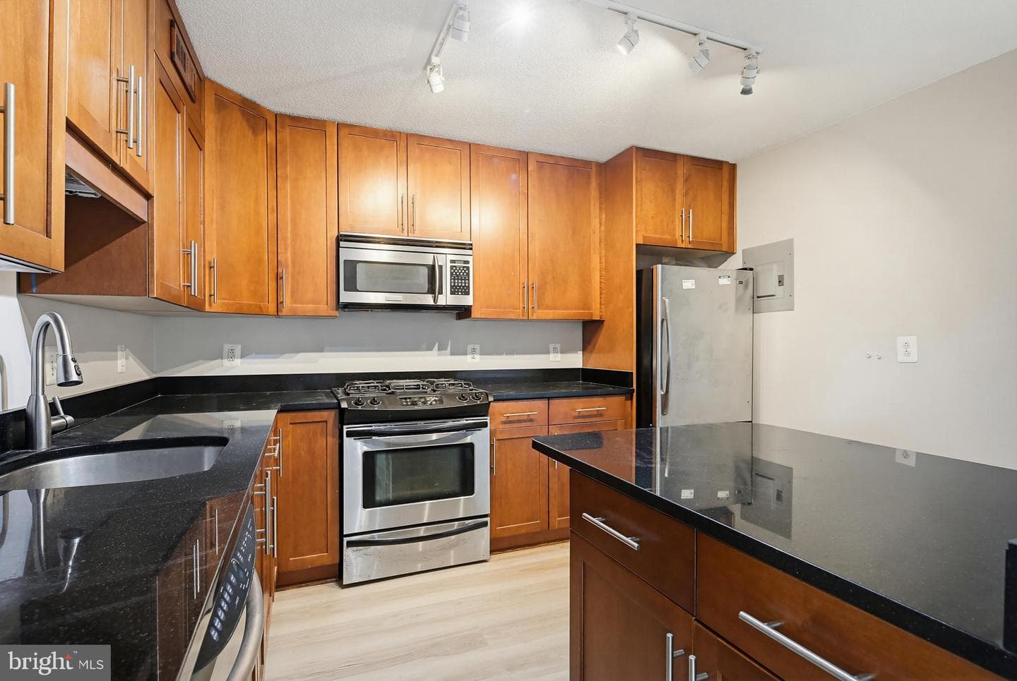7333 New Hampshire Avenue #516 photo 4