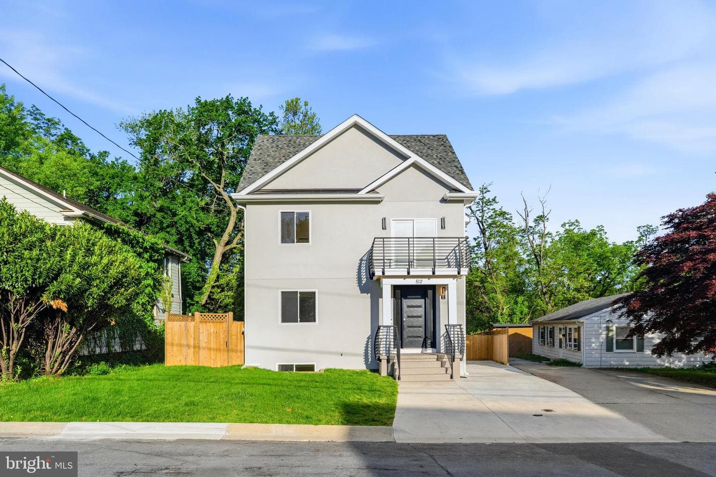 512 Bickford Avenue photo 2