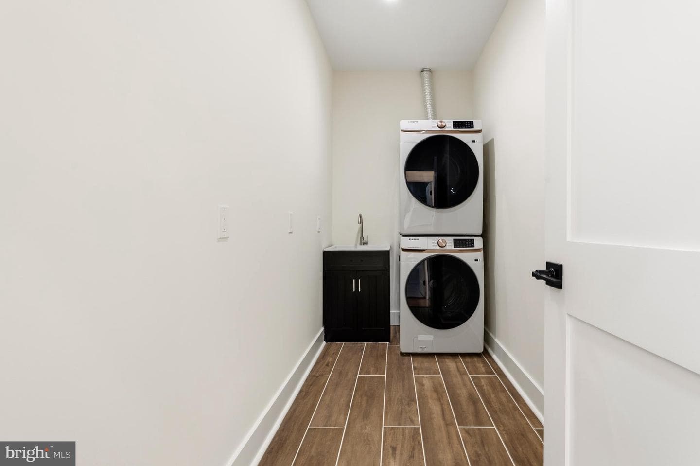 512 Bickford Avenue photo 37