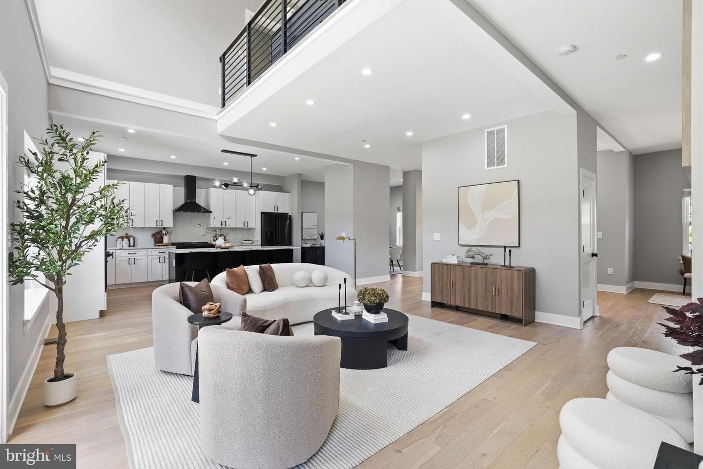7121 W Greenvale Parkway, Chevy Chase