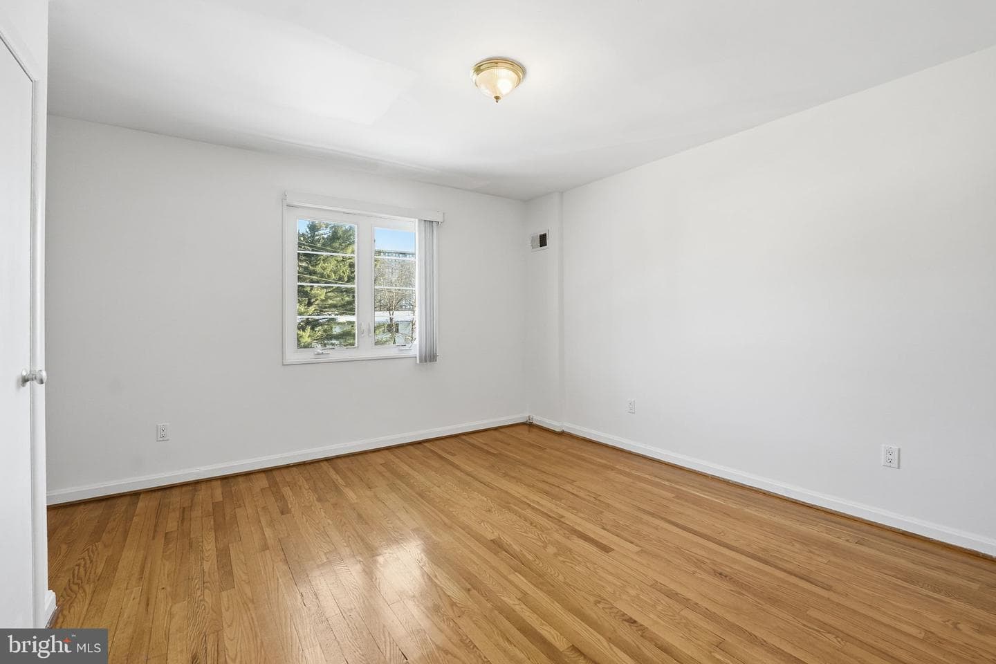5364 Pooks Hill Road photo 13