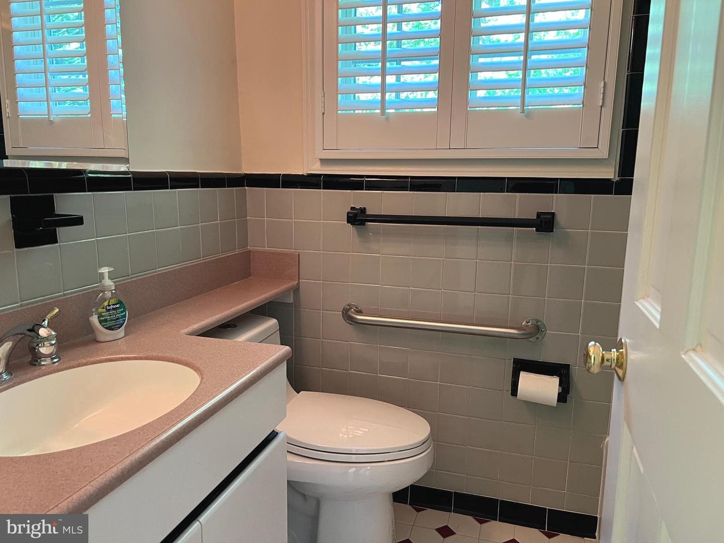 6907 Wilson Lane photo 10