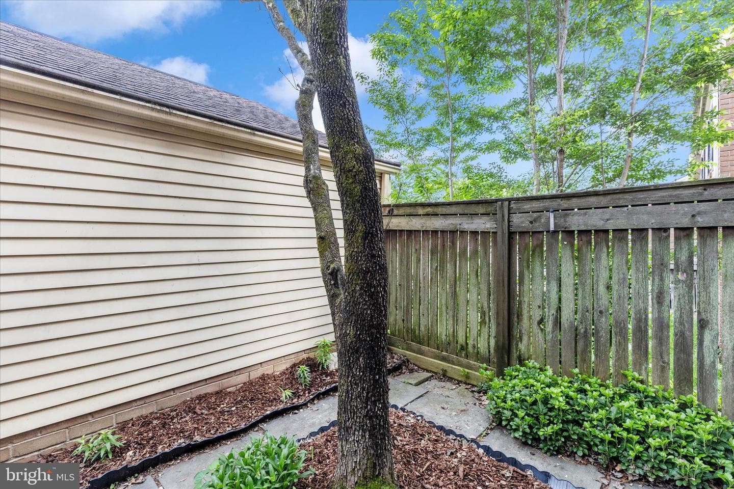 9409 Chatteroy Place photo 38