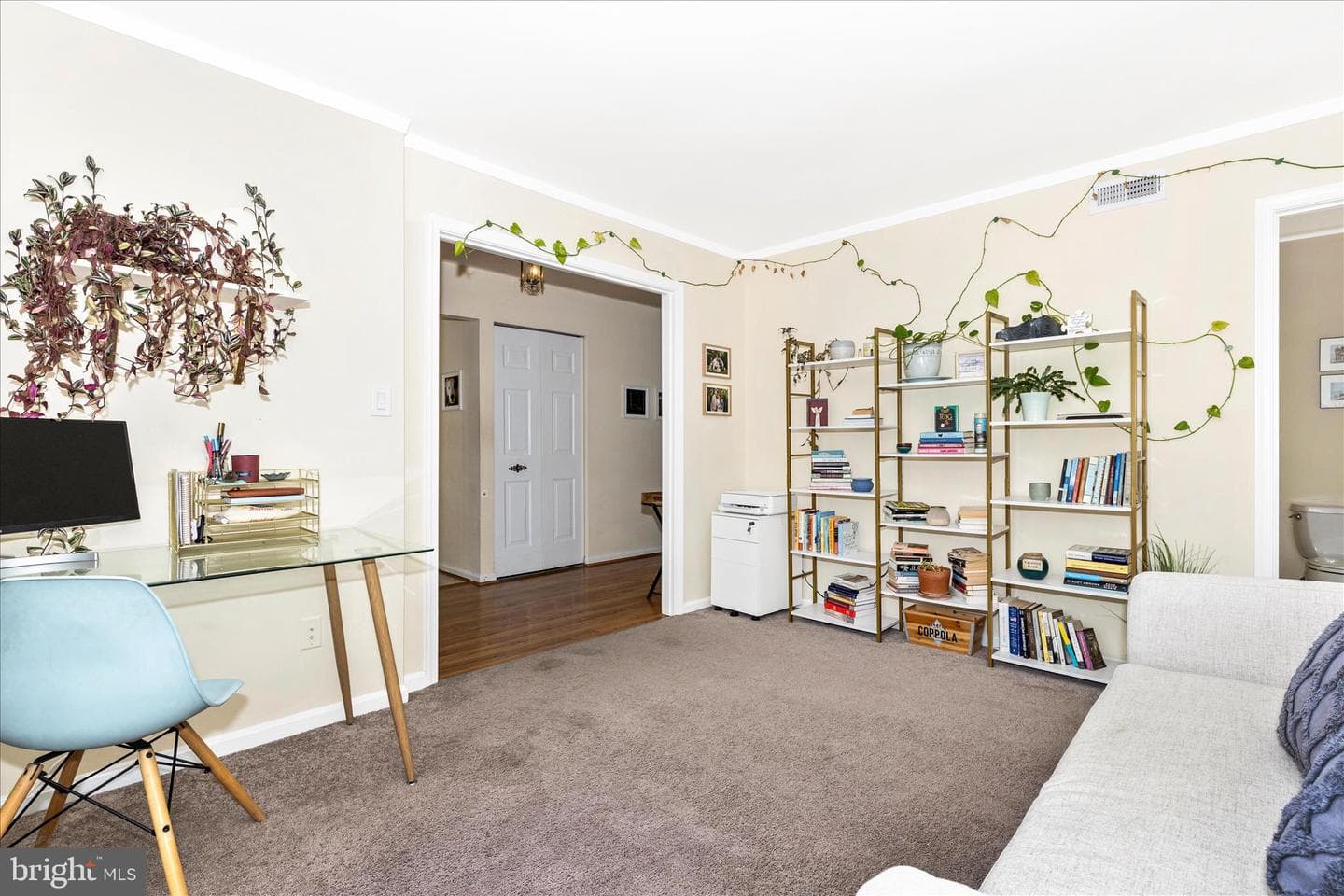9409 Chatteroy Place photo 4