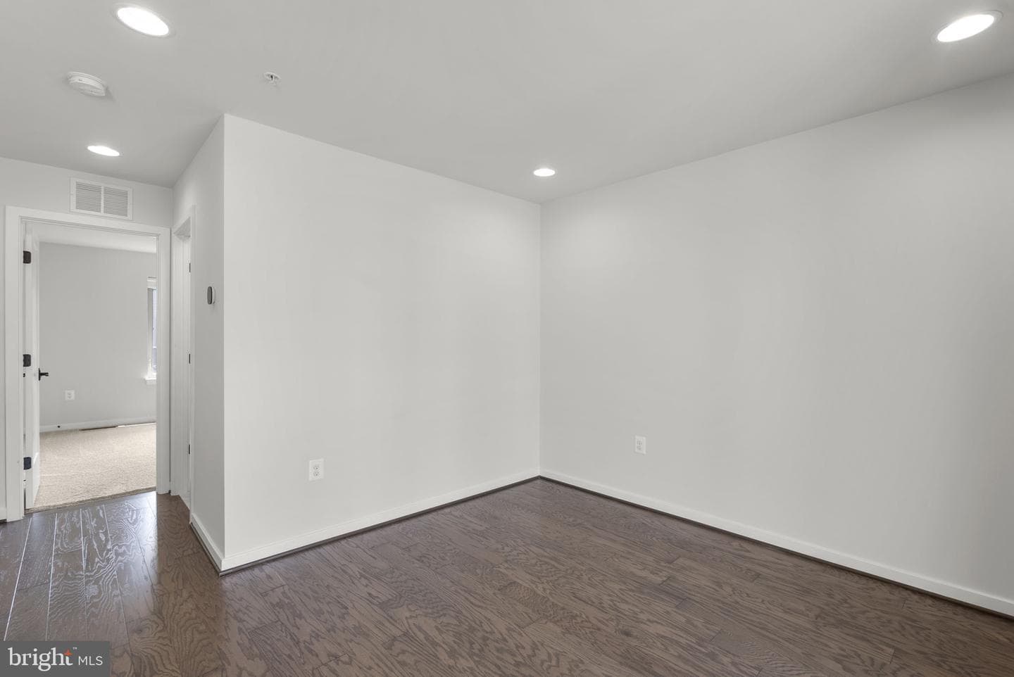 820 Thompson Crescent #26 photo 32