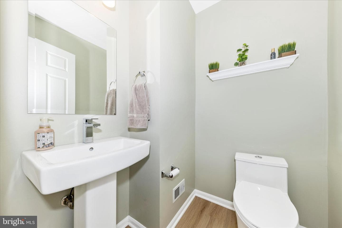 2902 Clovercrest Way photo 6