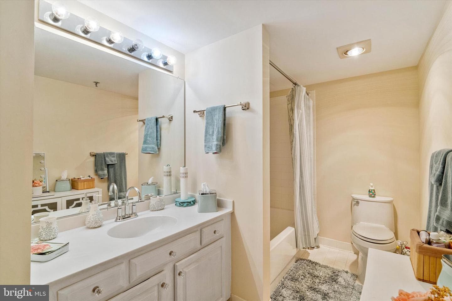 5450 Whitley Park Terrace #301 photo 24
