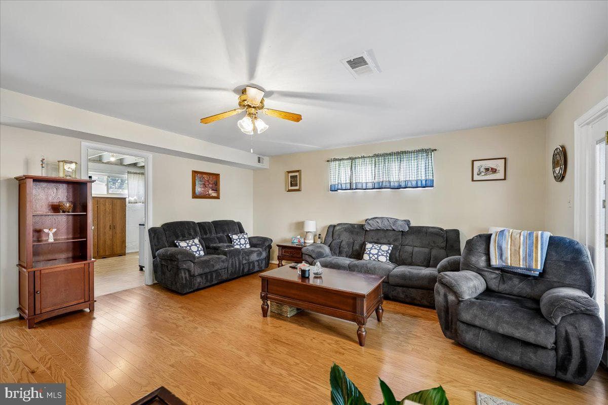 5001 Aspen Hill Rd photo 27