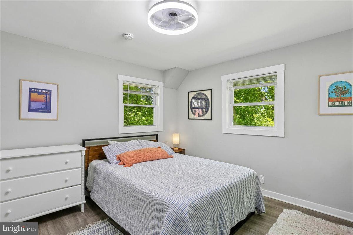 9409 Holland Avenue photo 24