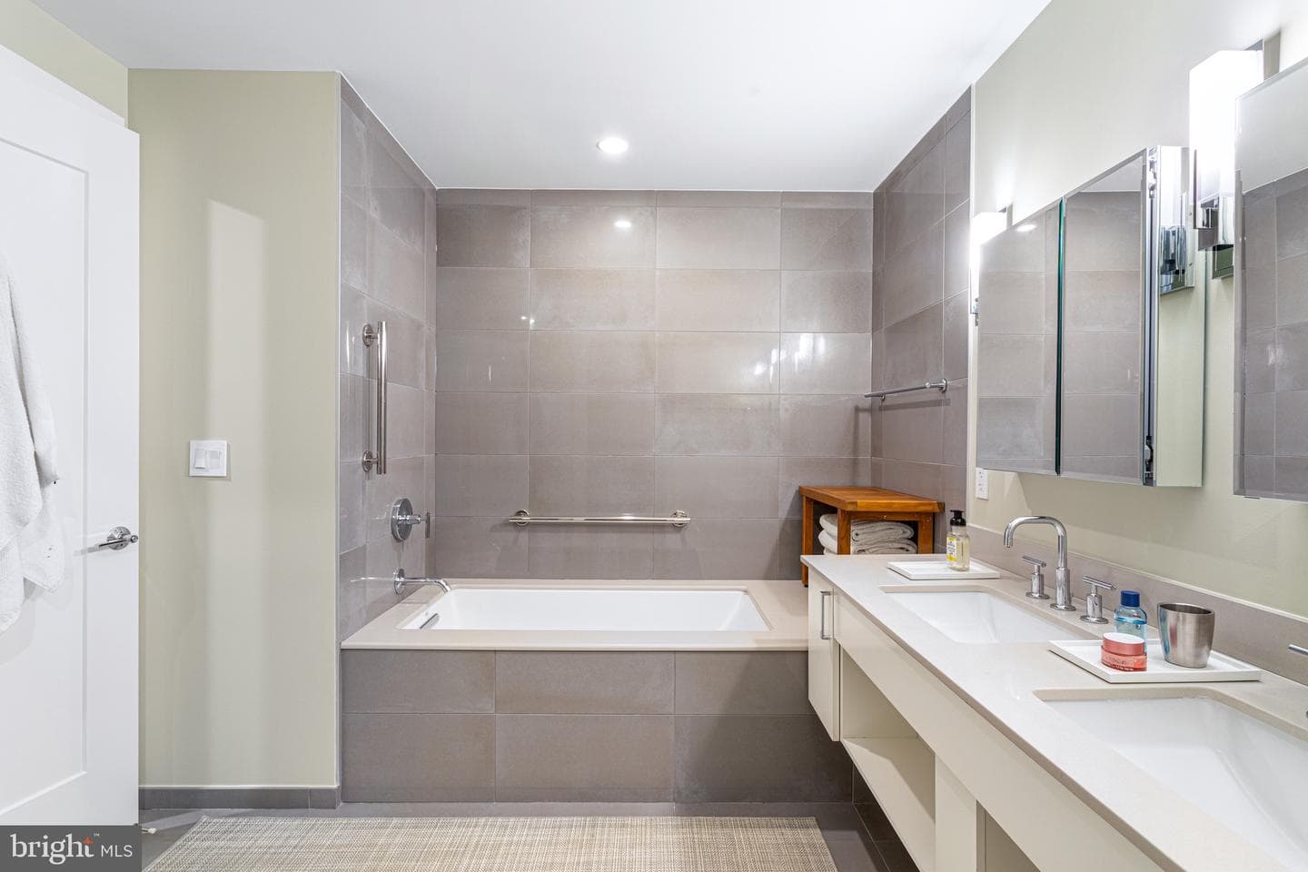 4960 Fairmont Avenue #905 photo 16