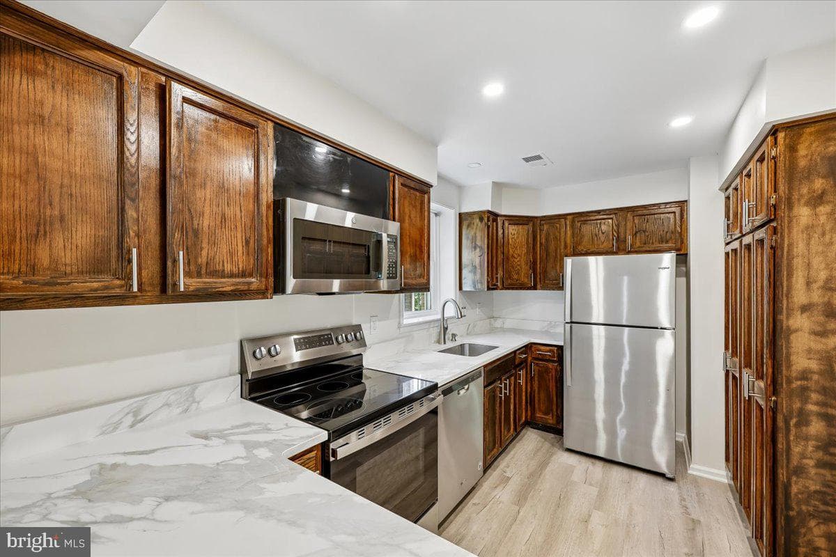 5705 Brewer House Circle #101 photo 11