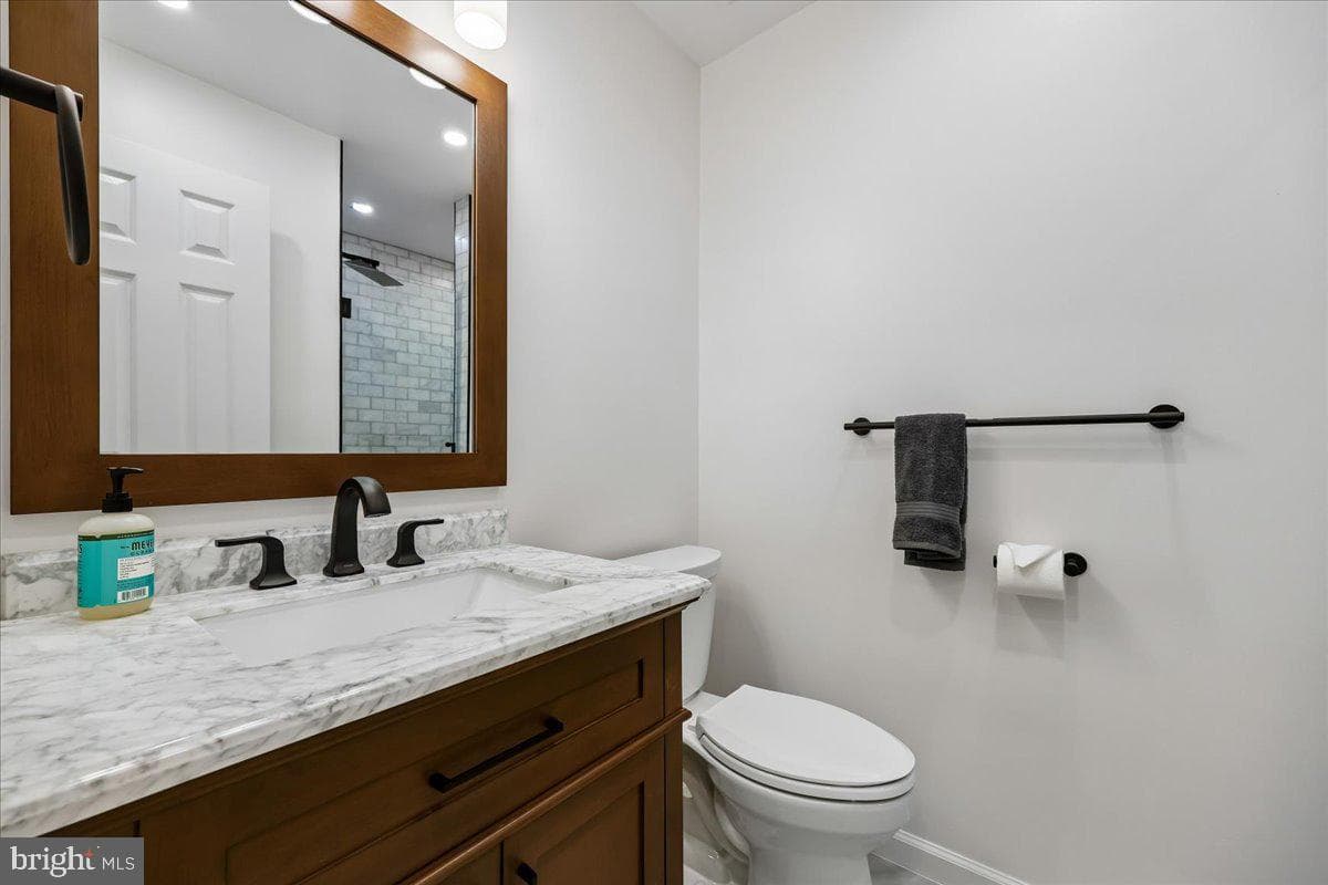 5705 Brewer House Circle #101 photo 27