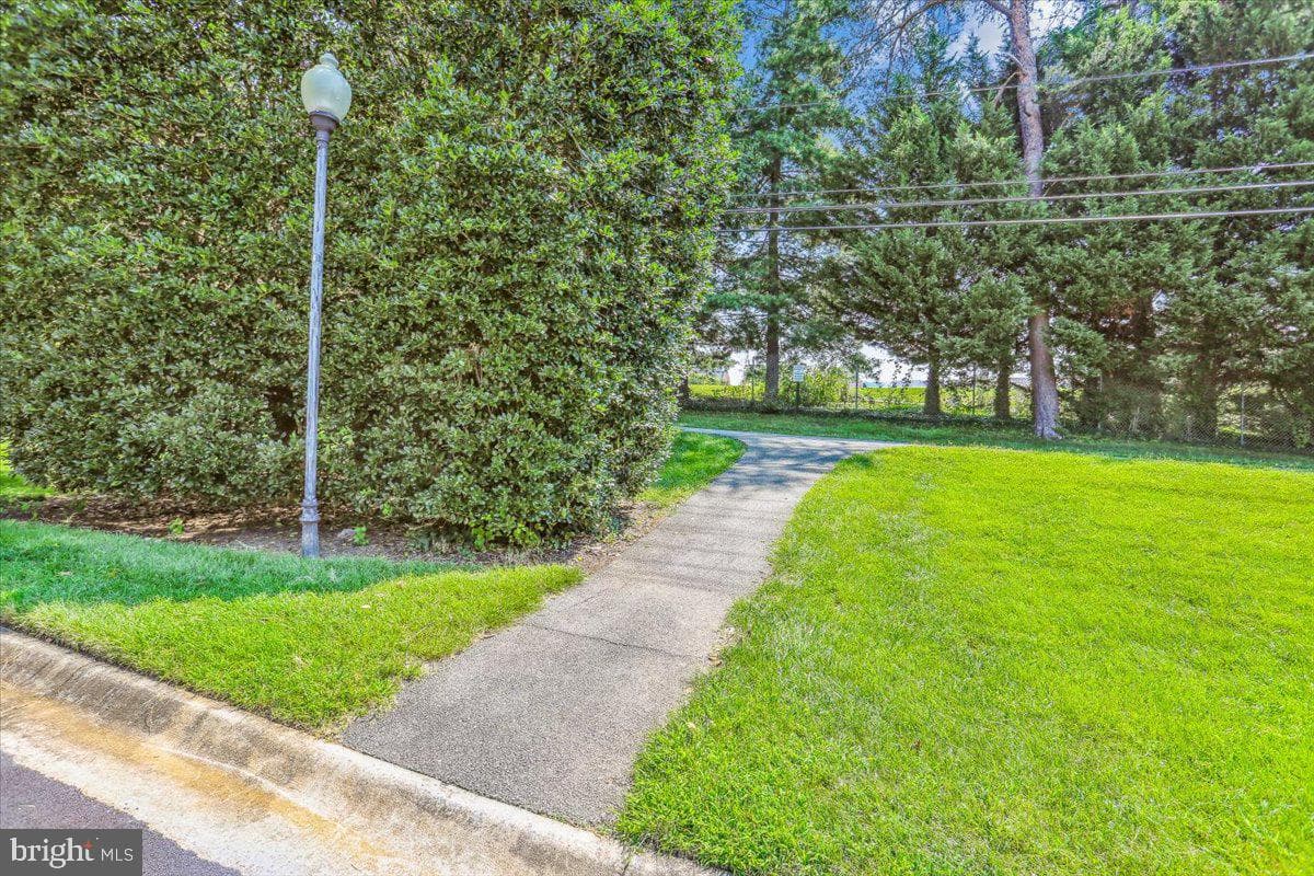 5705 Brewer House Circle #101 photo 39