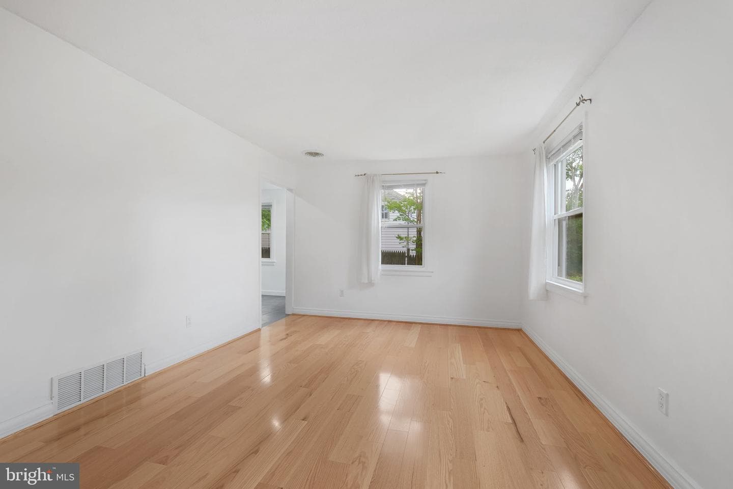 2807 Sheraton Street photo 8