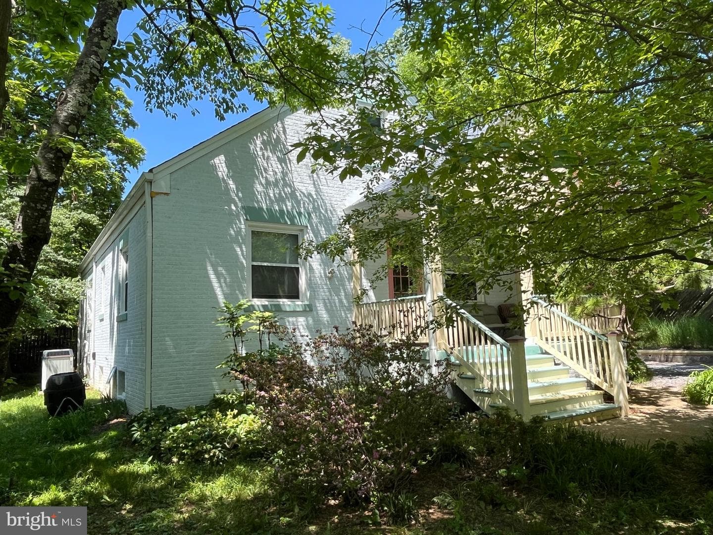 9 Pine Avenue photo 3