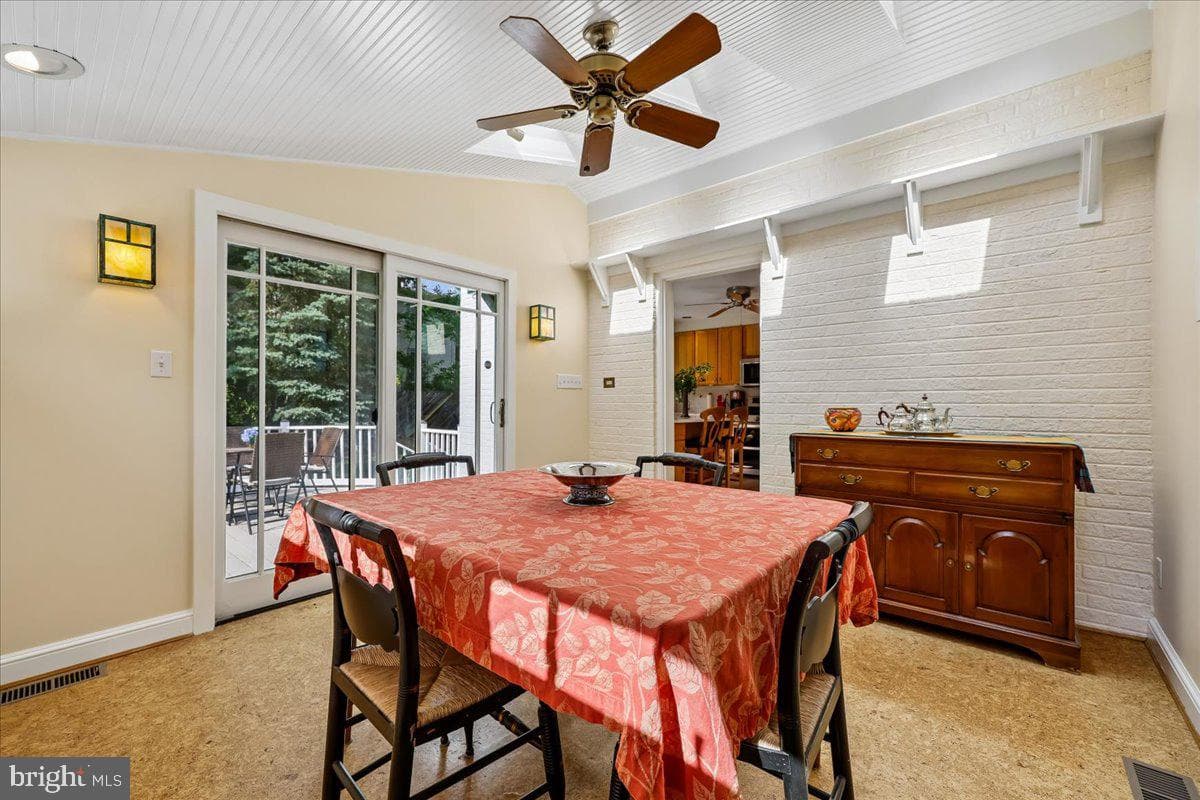 9 Pine Avenue photo 31