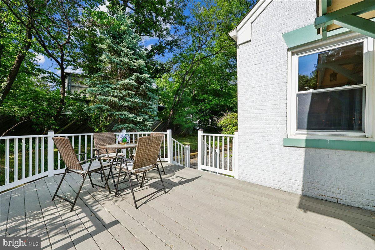 9 Pine Avenue photo 32