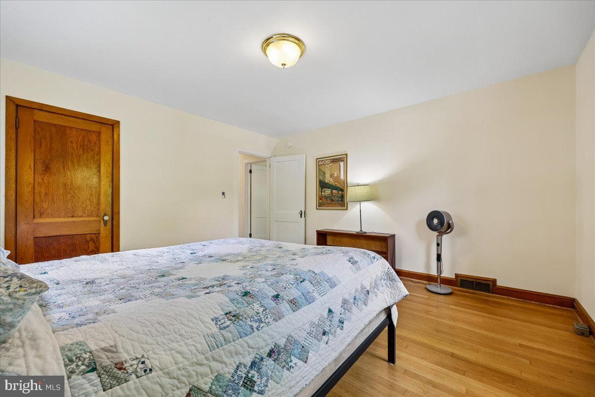 9 Pine Avenue photo 35