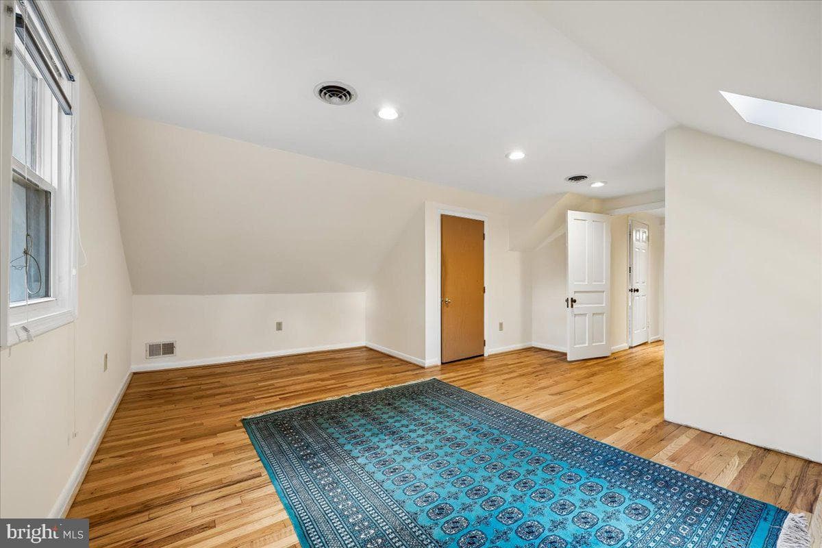 9 Pine Avenue photo 54
