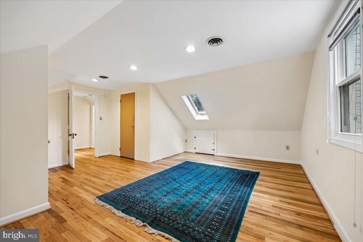 9 Pine Avenue photo 55