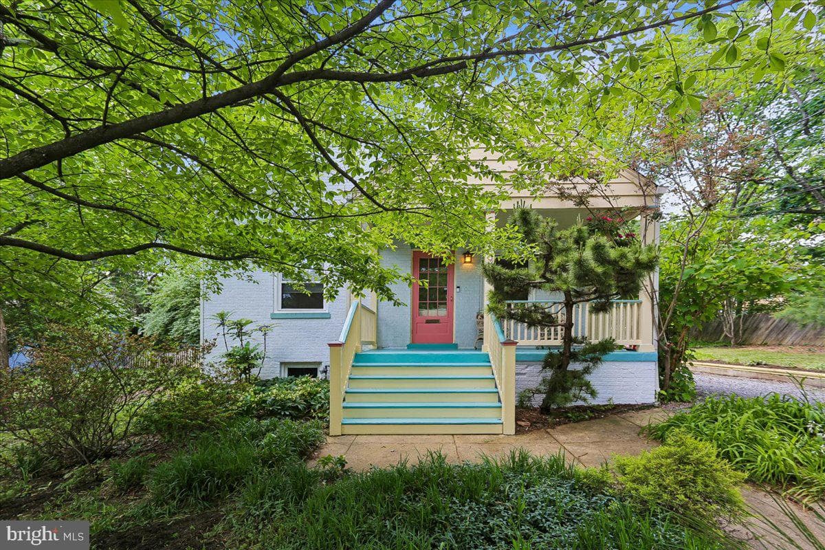 9 Pine Avenue photo 7
