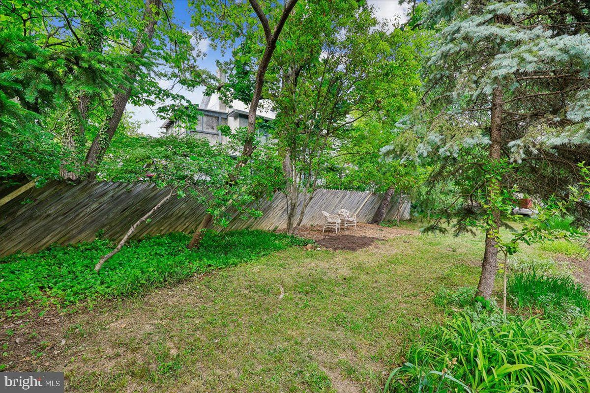 9 Pine Avenue photo 90