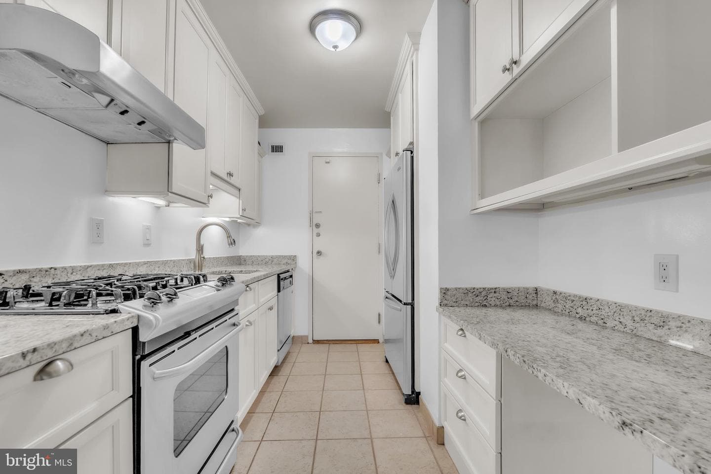 10401 Grosvenor Place #410 photo 6