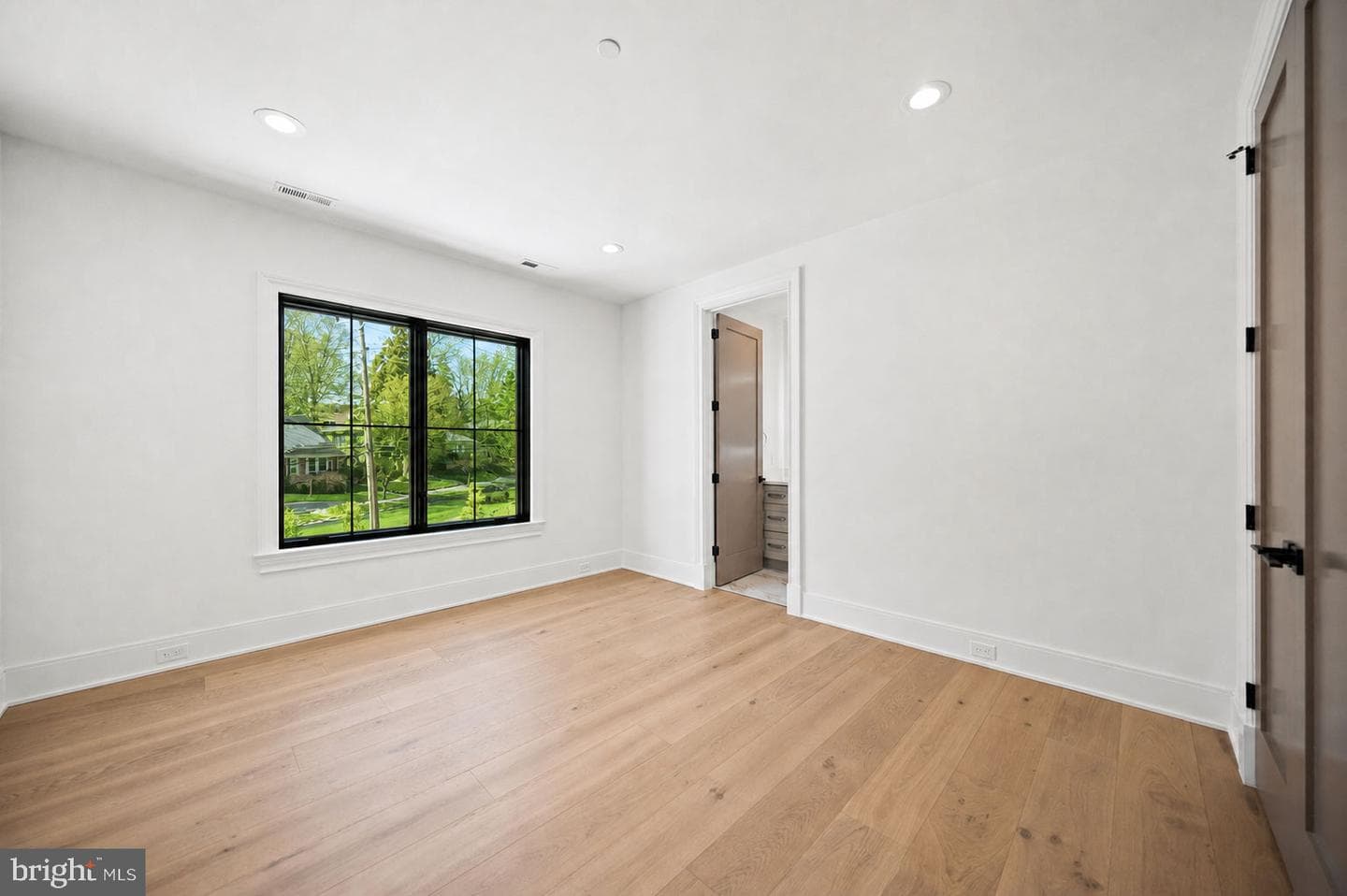 6116 Eastview Street photo 28