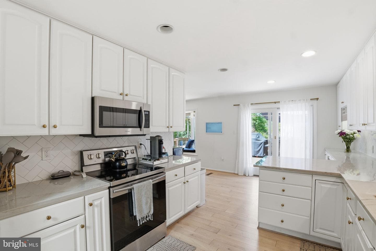 11205 Freas Drive photo 4