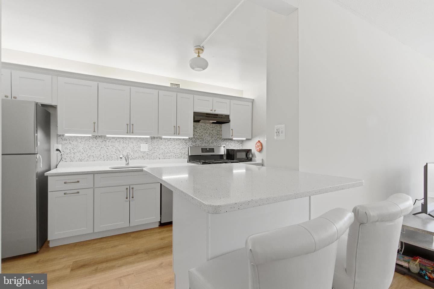 4515 Willard Avenue #606s photo 3
