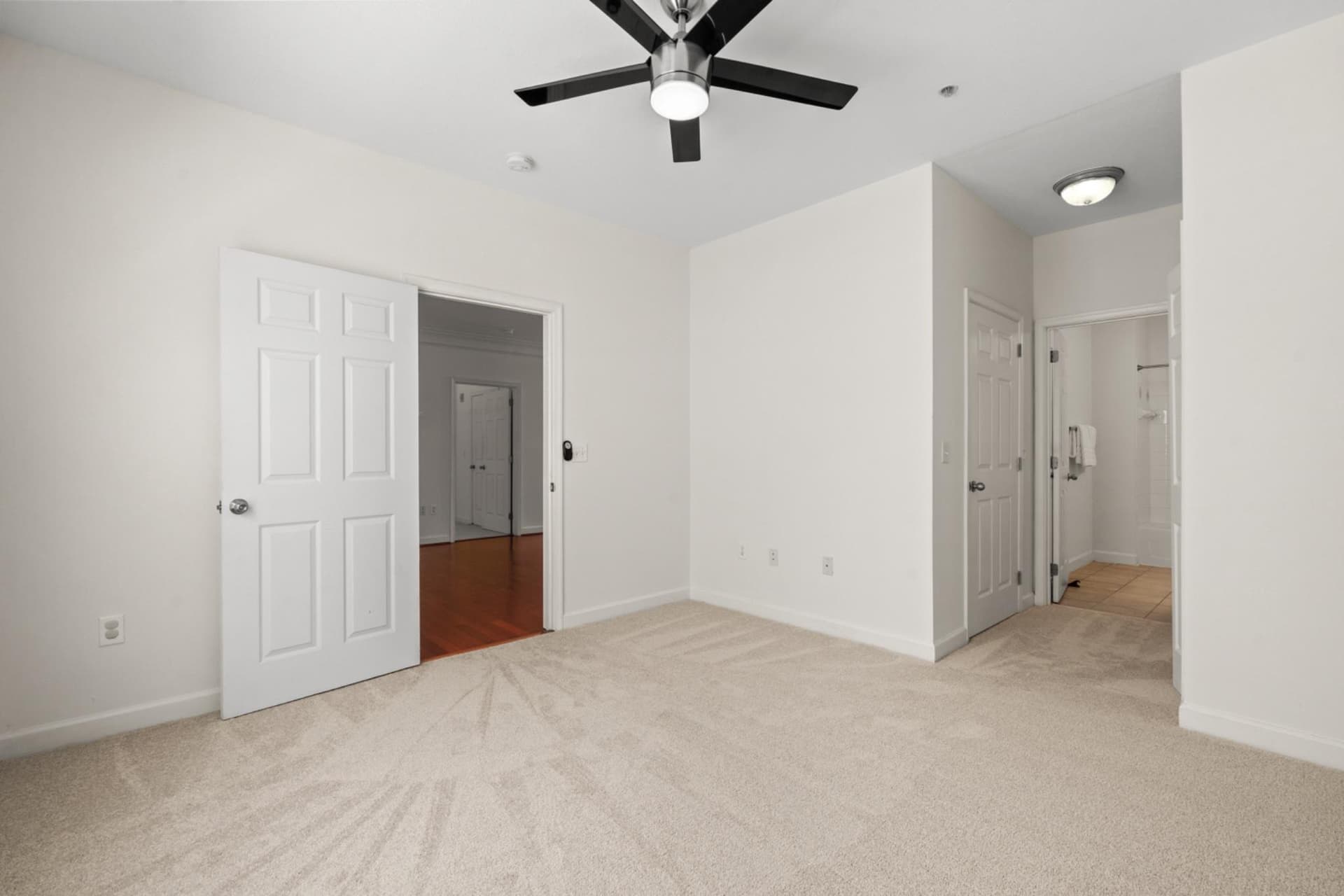 501 Hungerford Drive #154 photo 24